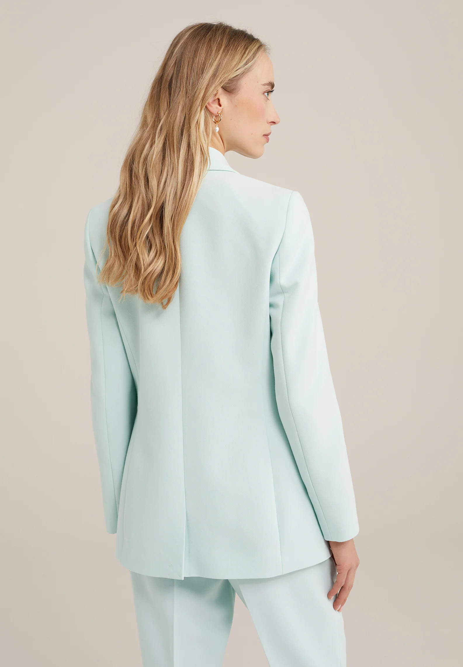 WE Fashion REGULAR FIT - Abrigo corto