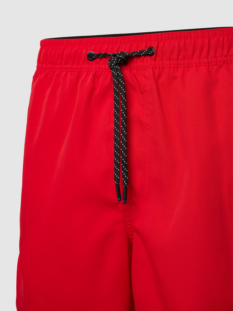 Badehose mit Label-Print Modell 'FIJI' in rot