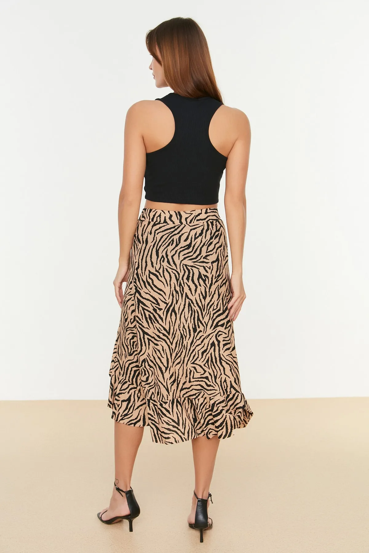 Trendyol Collection  Kamelfarbener Midirock aus Stretch-Strick mit Animalprint, hoher Taille, Raffung und Volant TWOSS21ET0029