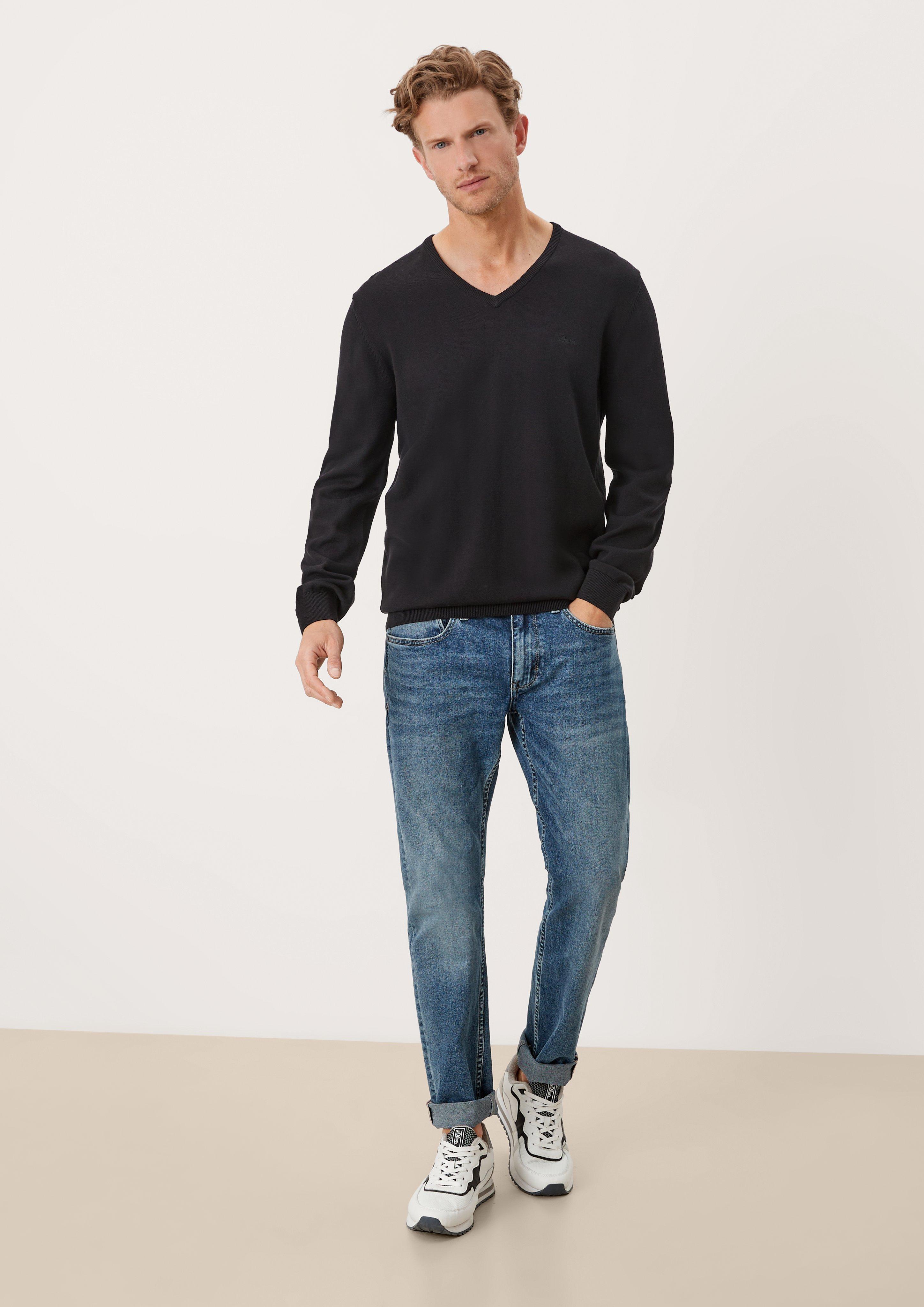 Feinstrickpulli mit V-Ausschnitt  03.899.61.7623-9999
