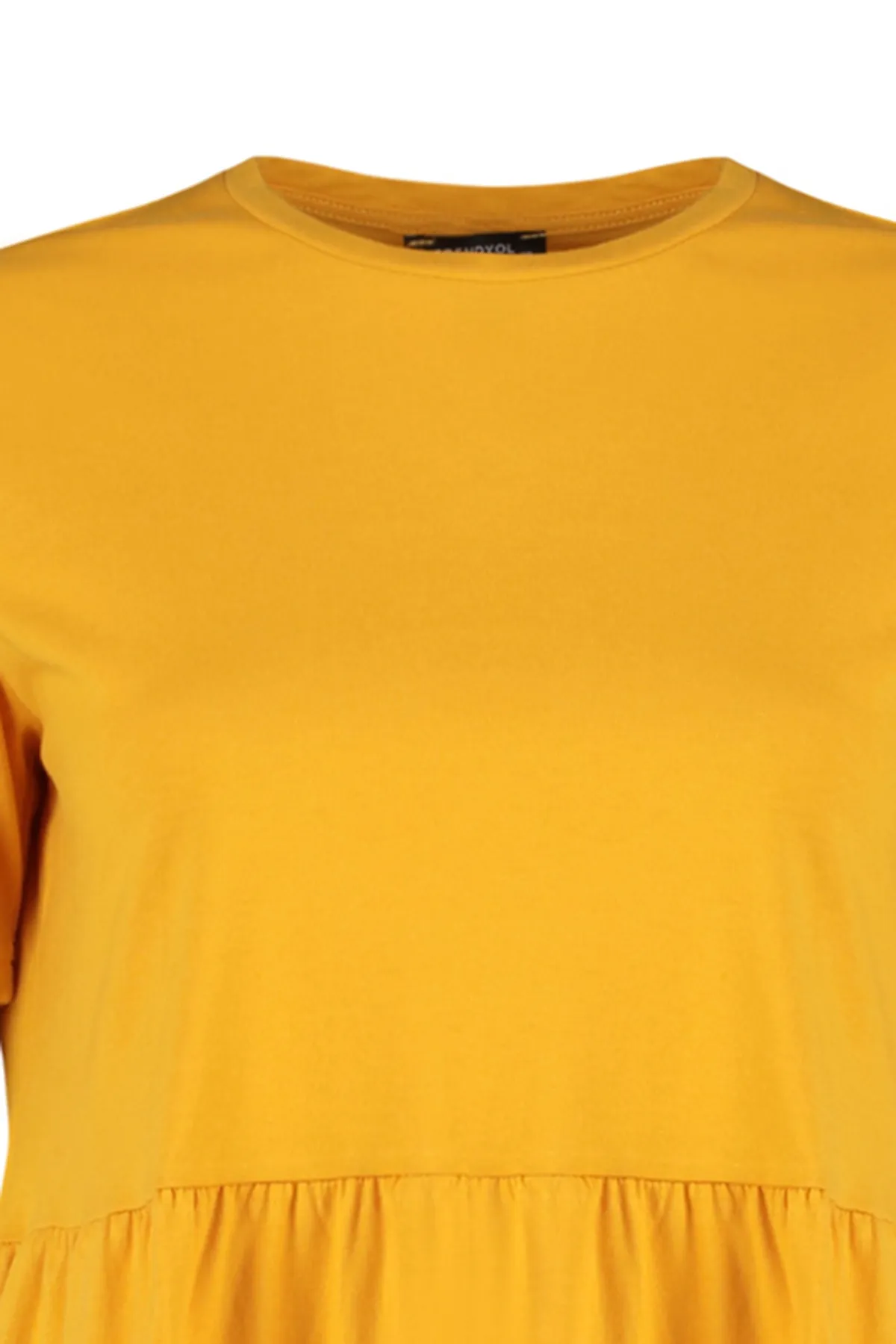 Trendyol Curve  Gelbes Strick-T-Shirt mit Rundhalsausschnitt TBSSS22TS2094