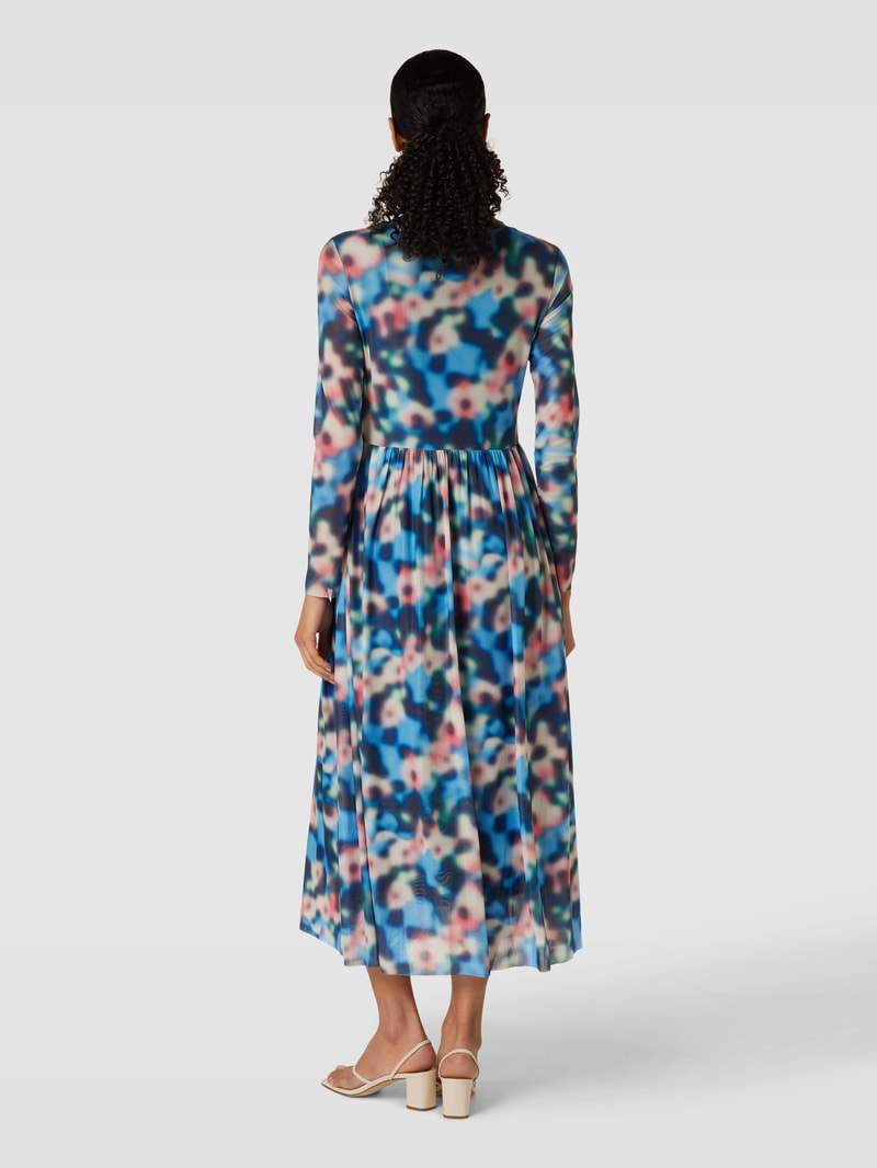 Maxikleid mit Allover-Muster in schwarz