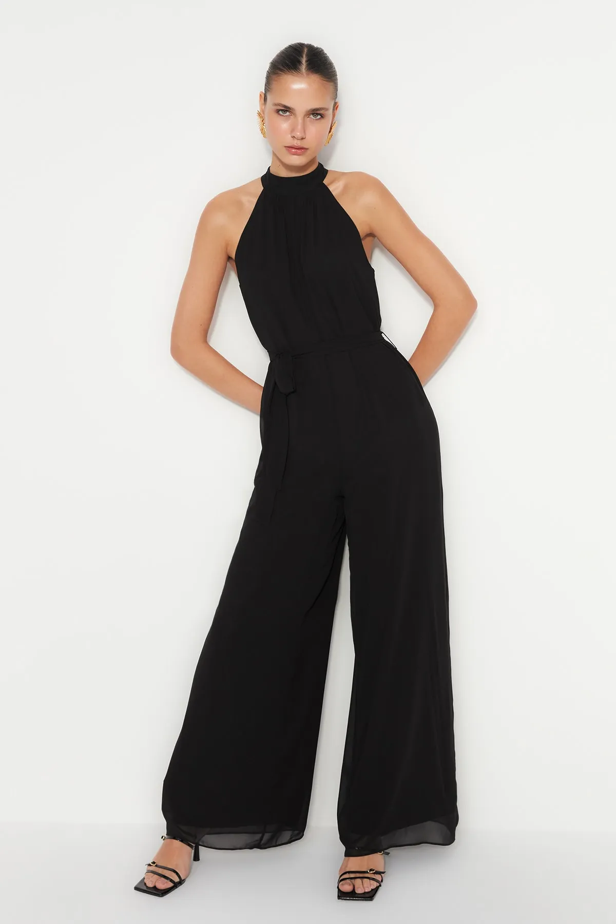 Trendyol Collection  Schwarzer Chiffon-Weboverall TWOSS23TU00093