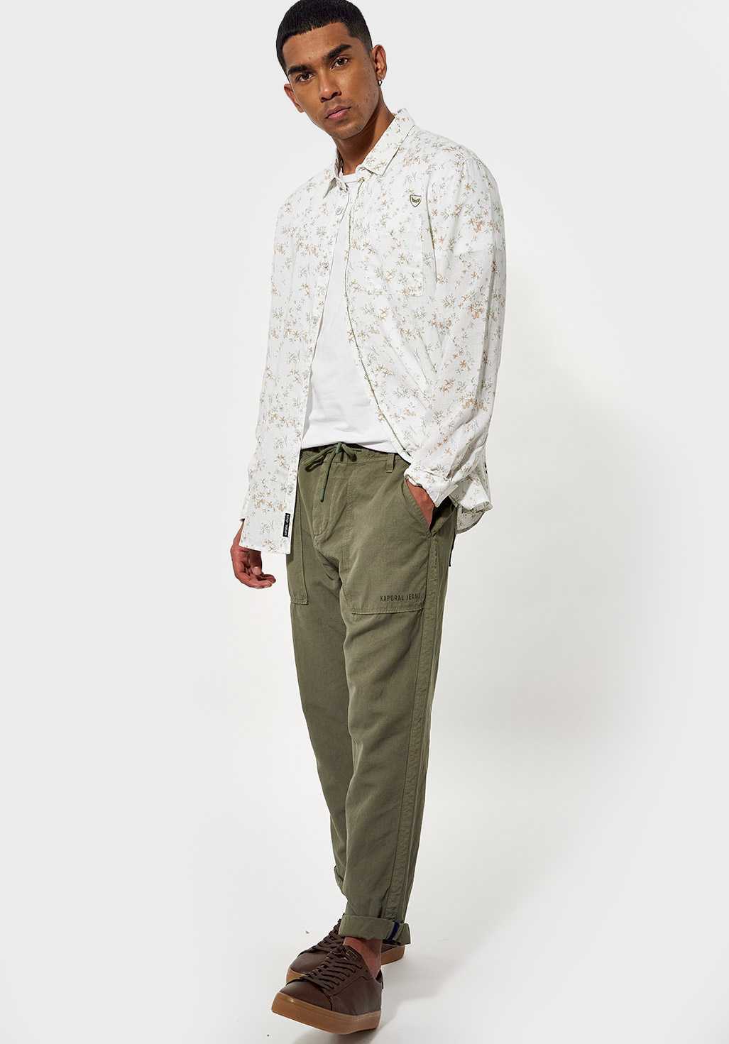 SALON  Pantalon régular kaki Homme