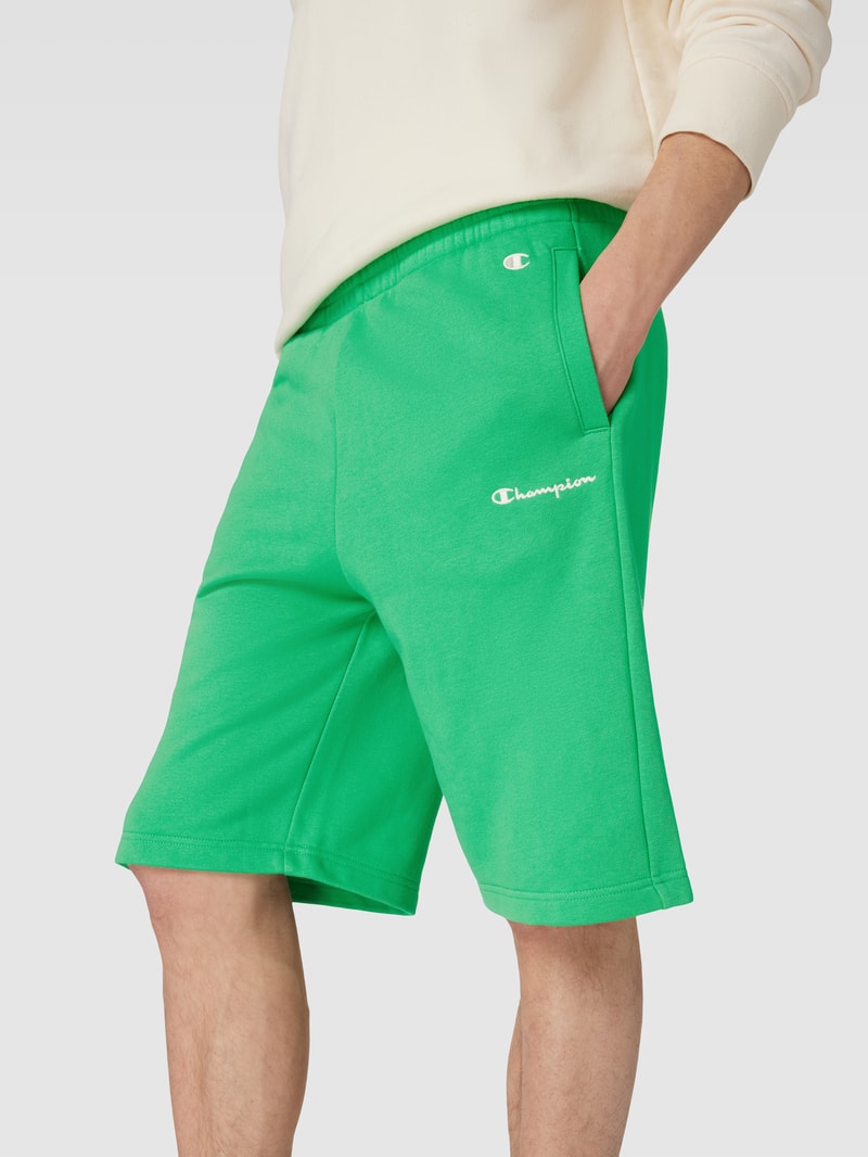 Sweatshorts mit Label-Stitchings in grün