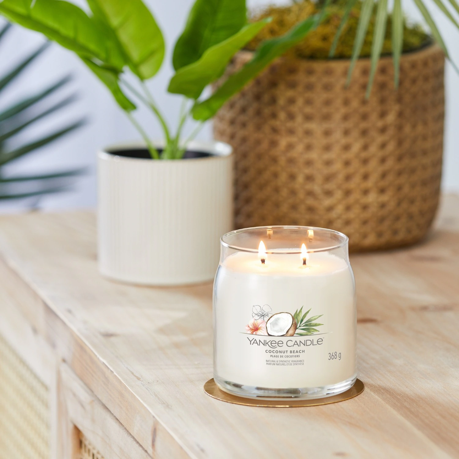YANKEE CANDLE srednja staklenka Coconut Beach
