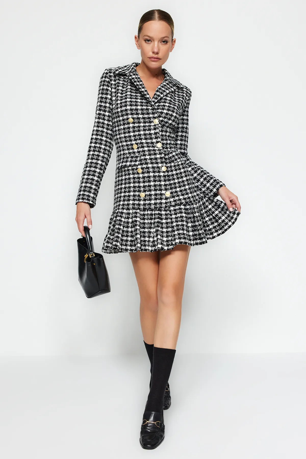 Trendyol Collection  Schwarzer Rock, Volant, Knopfdetail, Tweed-Webkleid TWOAW23EL00870