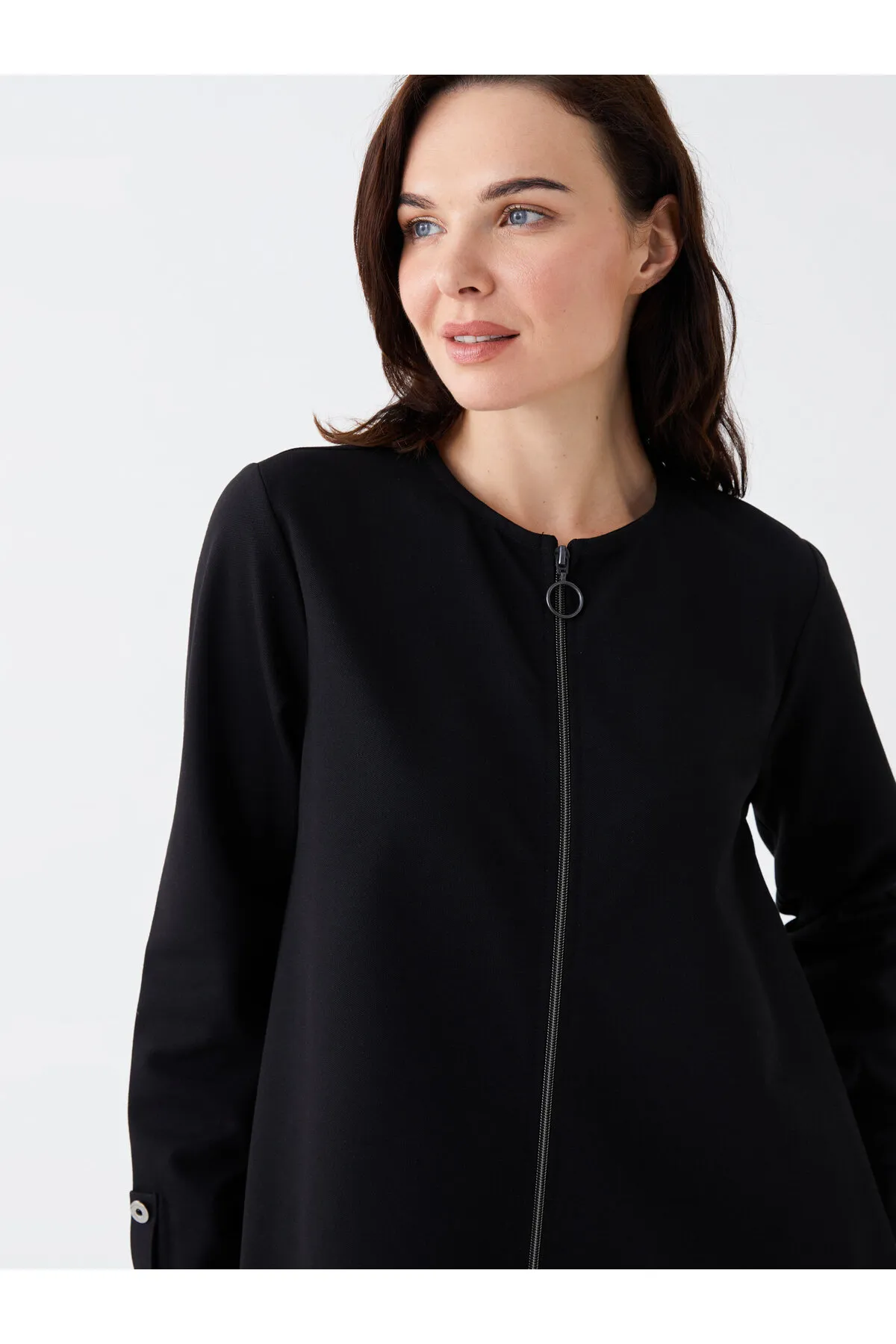 LC Waikiki  Einfarbige langärmlige Damen-Abaya mit Rundhalsausschnitt