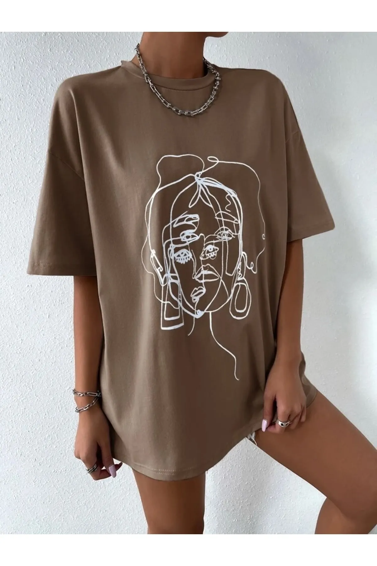 MOONBULL  Übergroßes T-Shirt mit braunem Gesichtsaufdruck