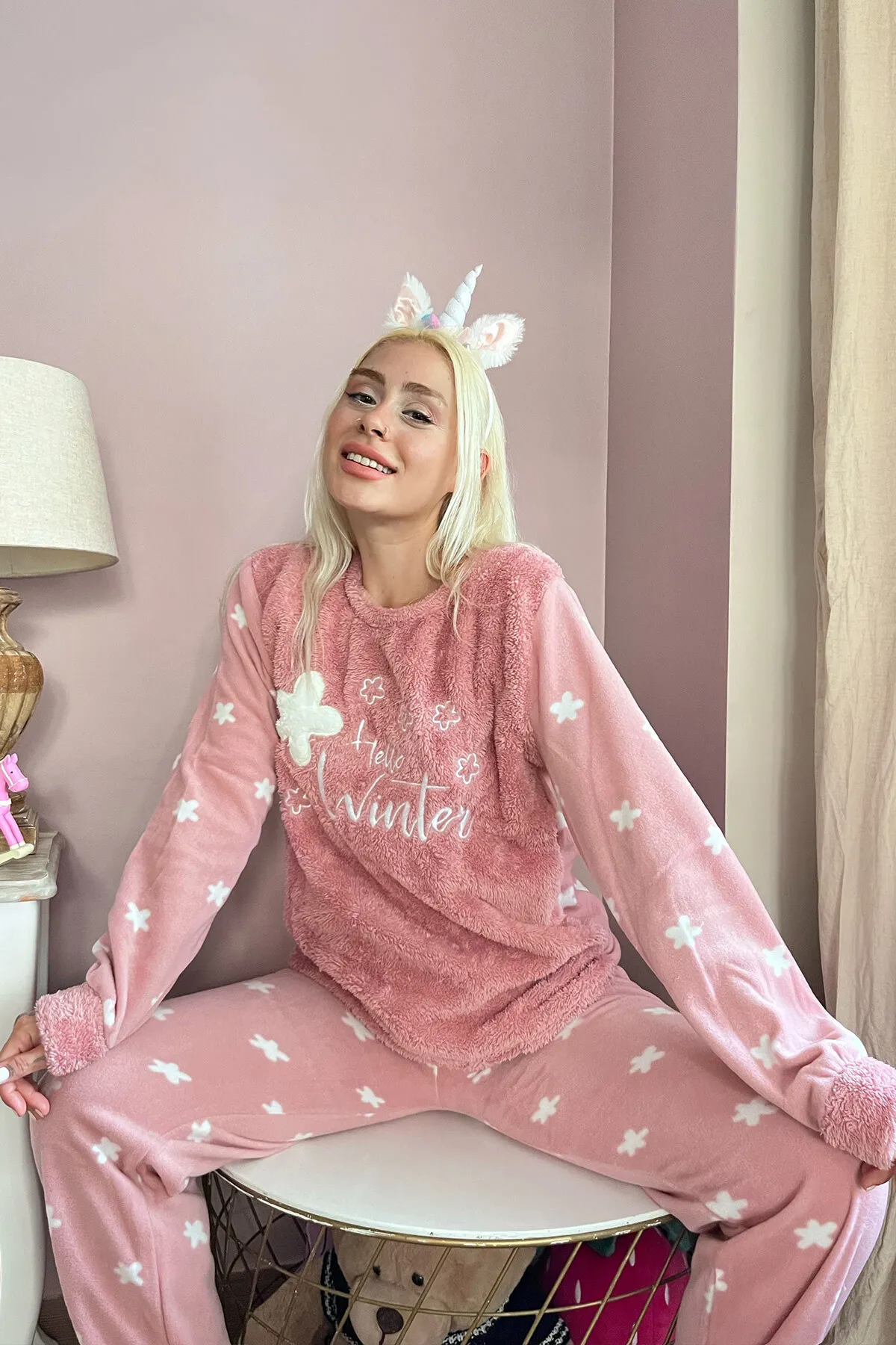 Pijamaevi  Rosa Hello Winter gemustertes Plüsch-Pyjama-Set für Damen