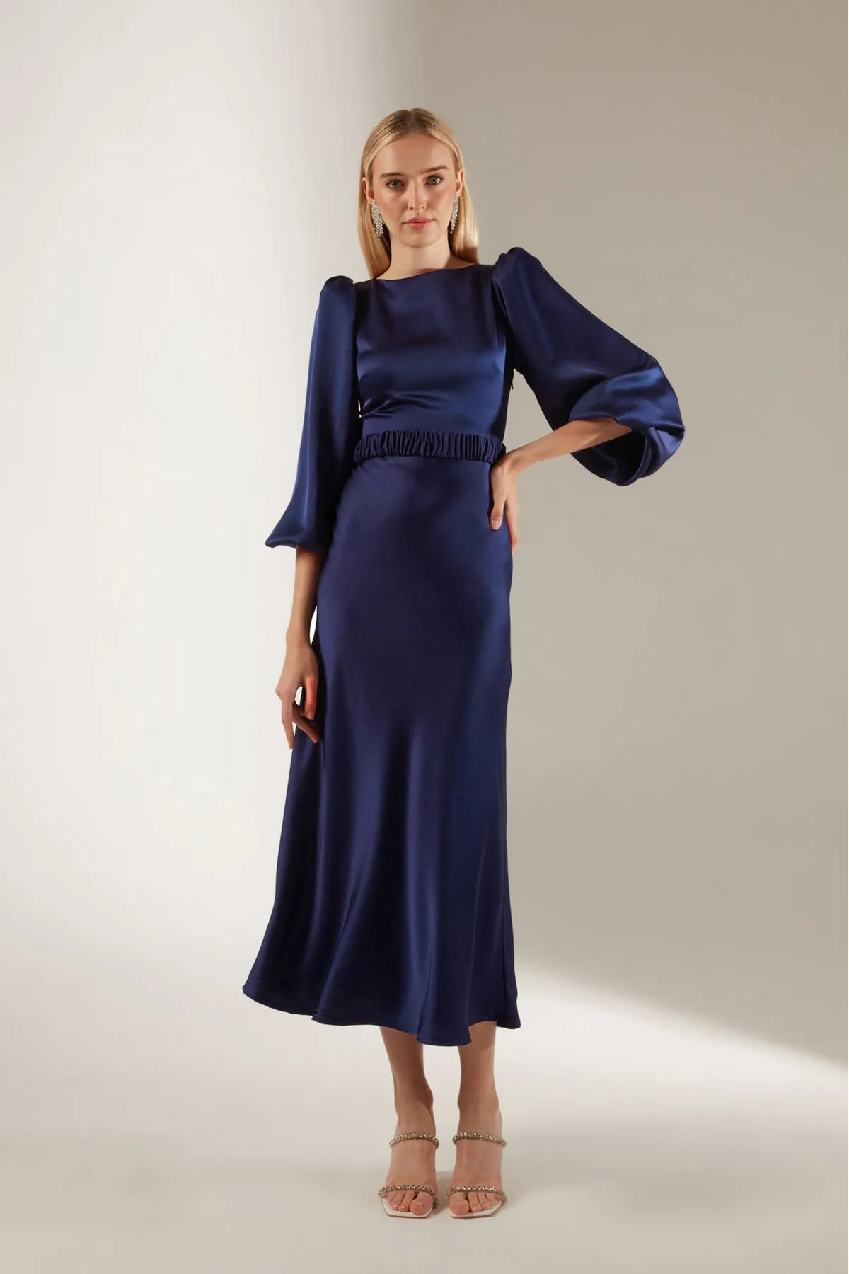 BETTY & SAM  Heleny Special Design Saks Verlobungskleid