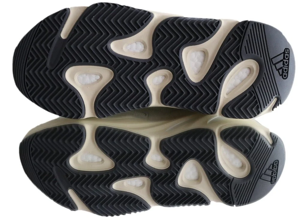 Yeezy Boost 700 Analog
