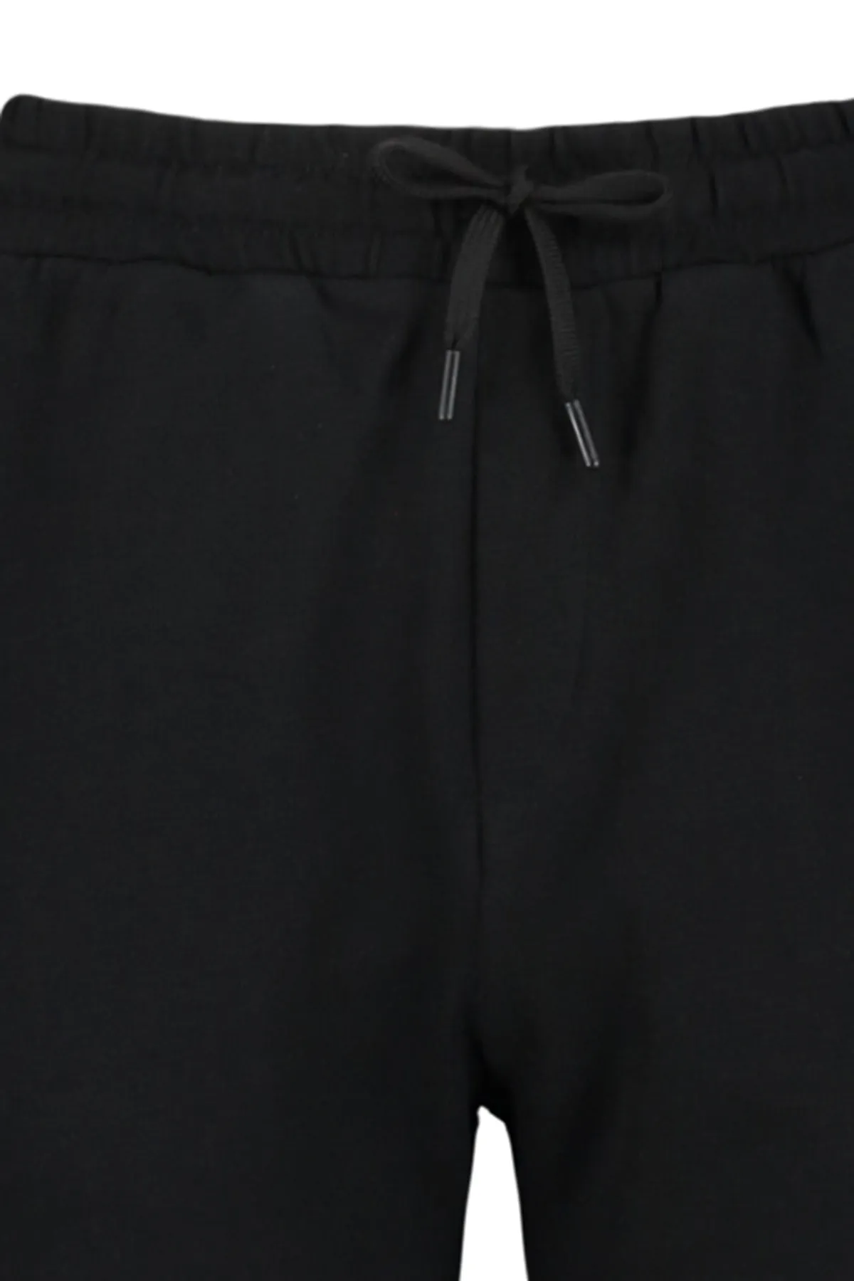 Trendyol Collection  Schwarze reguläre Shorts aus 100 % Baumwolle mit Struktur in limitierter Auflage TMNSS23SR00035