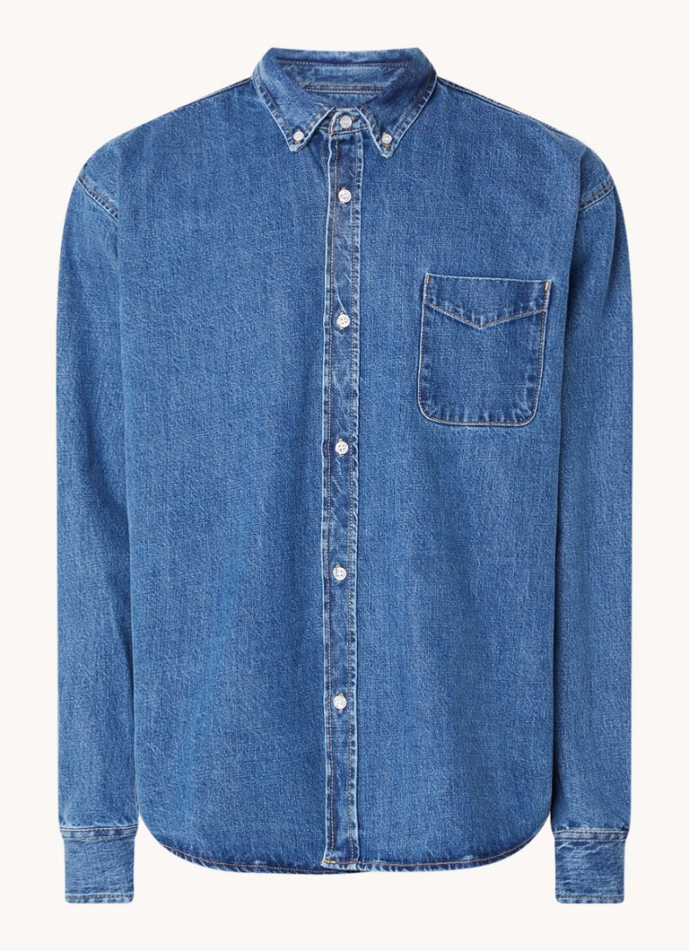 Camisa jeans oversized Sinclair da Frankie Shop com bolso no peito