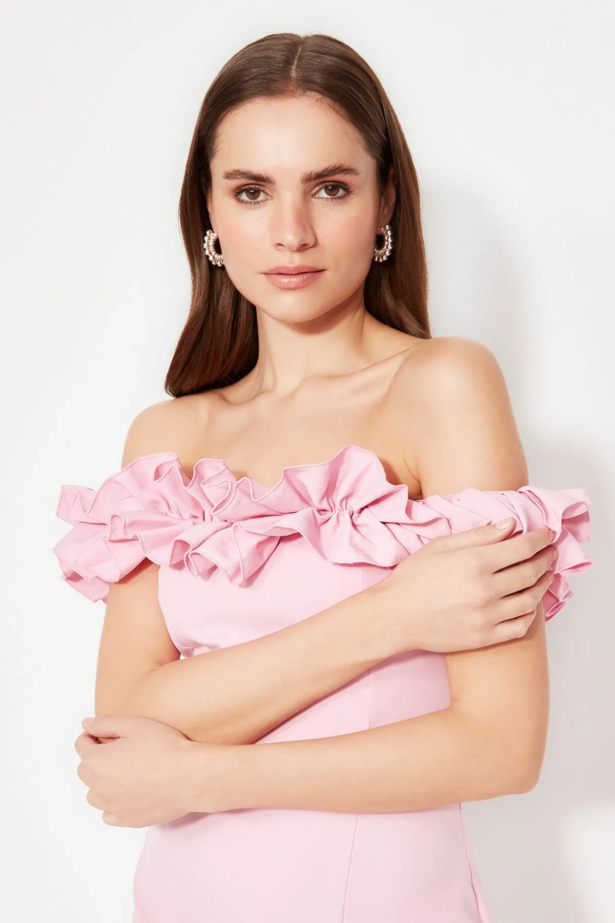 Trendyol Collection  Abendkleid mit rosa-lila Kragen und Ausschnitt TPRSS21EL1515