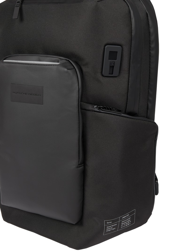 Rucksack mit USB-Anschluss - wasserdicht in schwarz