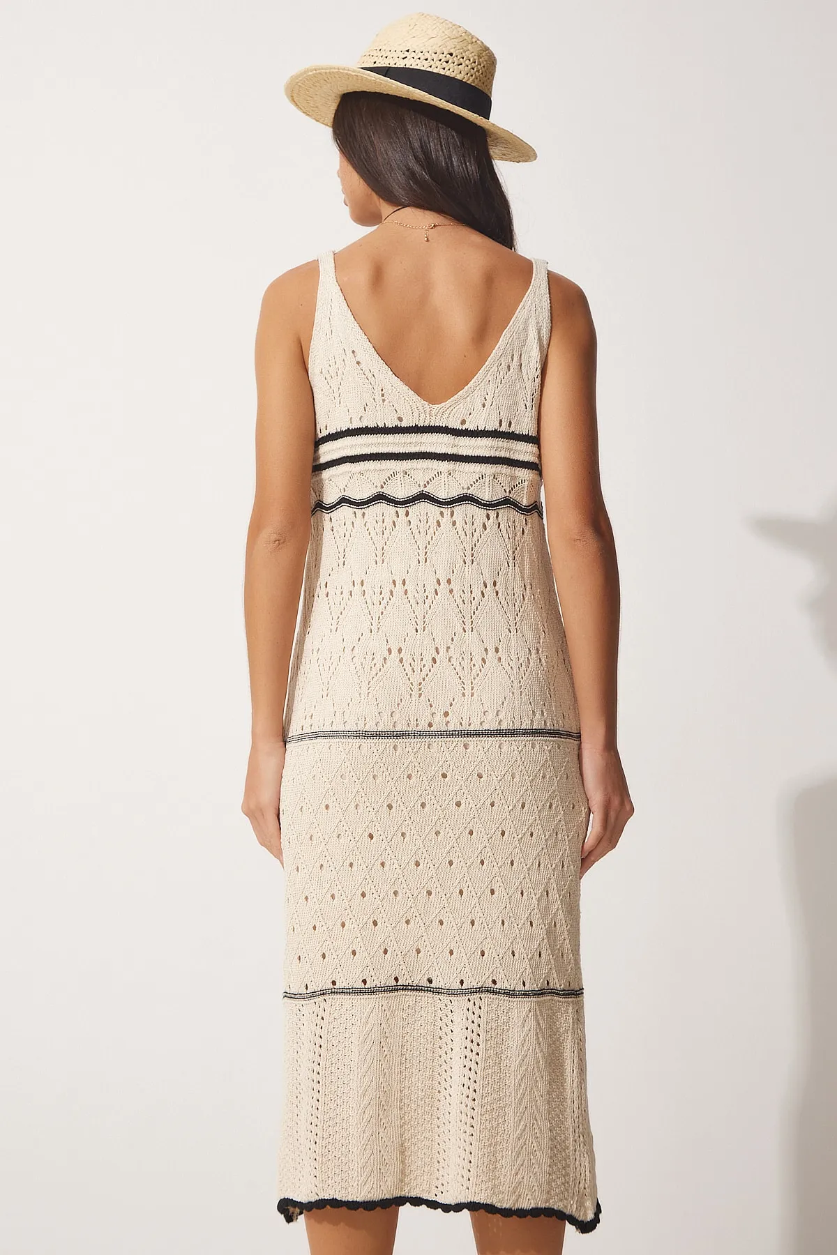 Happiness İstanbul  Cremefarbenes, durchbrochenes Sommerstrickkleid mit Trägern für Damen NF00058