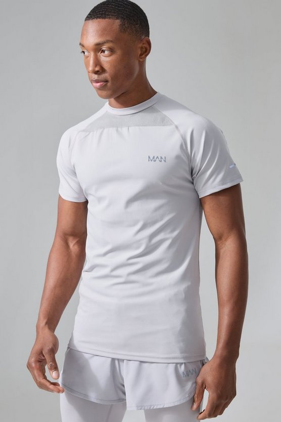 Man Active Muscle-Fit T-Shirt