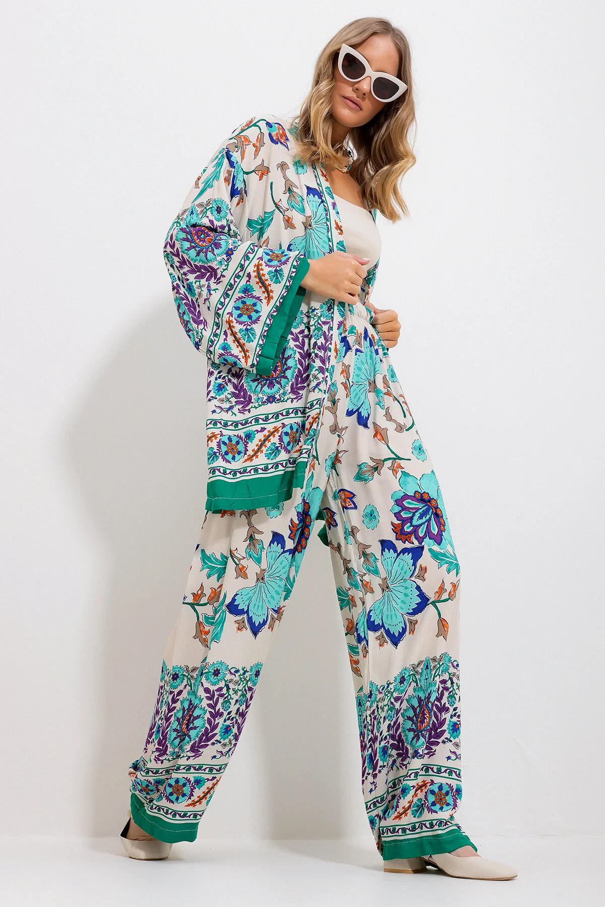 Trend Alaçatı Stili  Beiges Set aus Kimonojacke und Palazzohose für Damen Alc-X11751