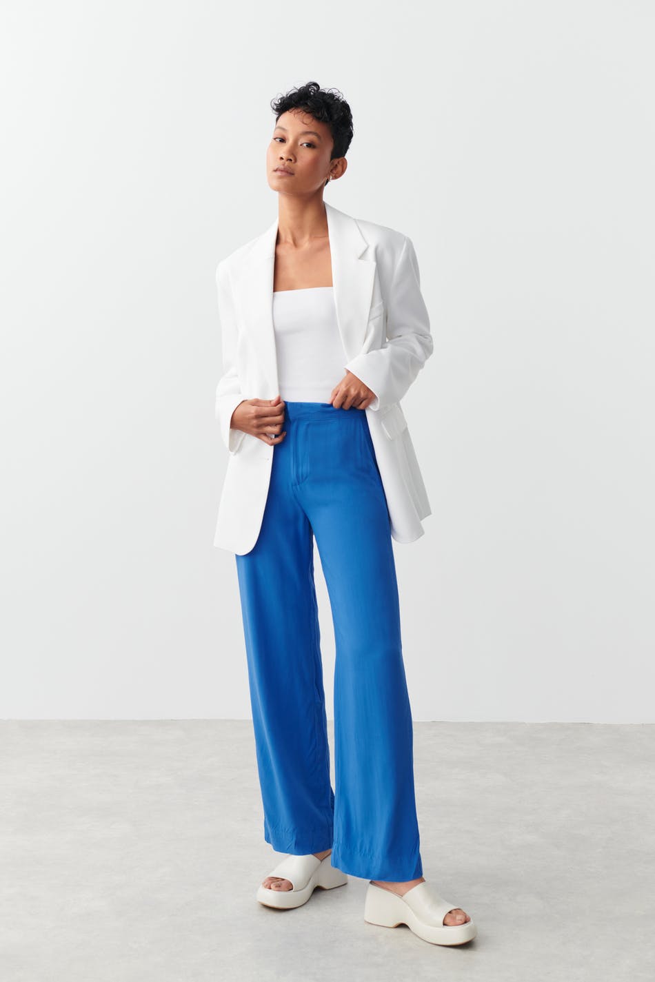 Relaxed viscose trousers