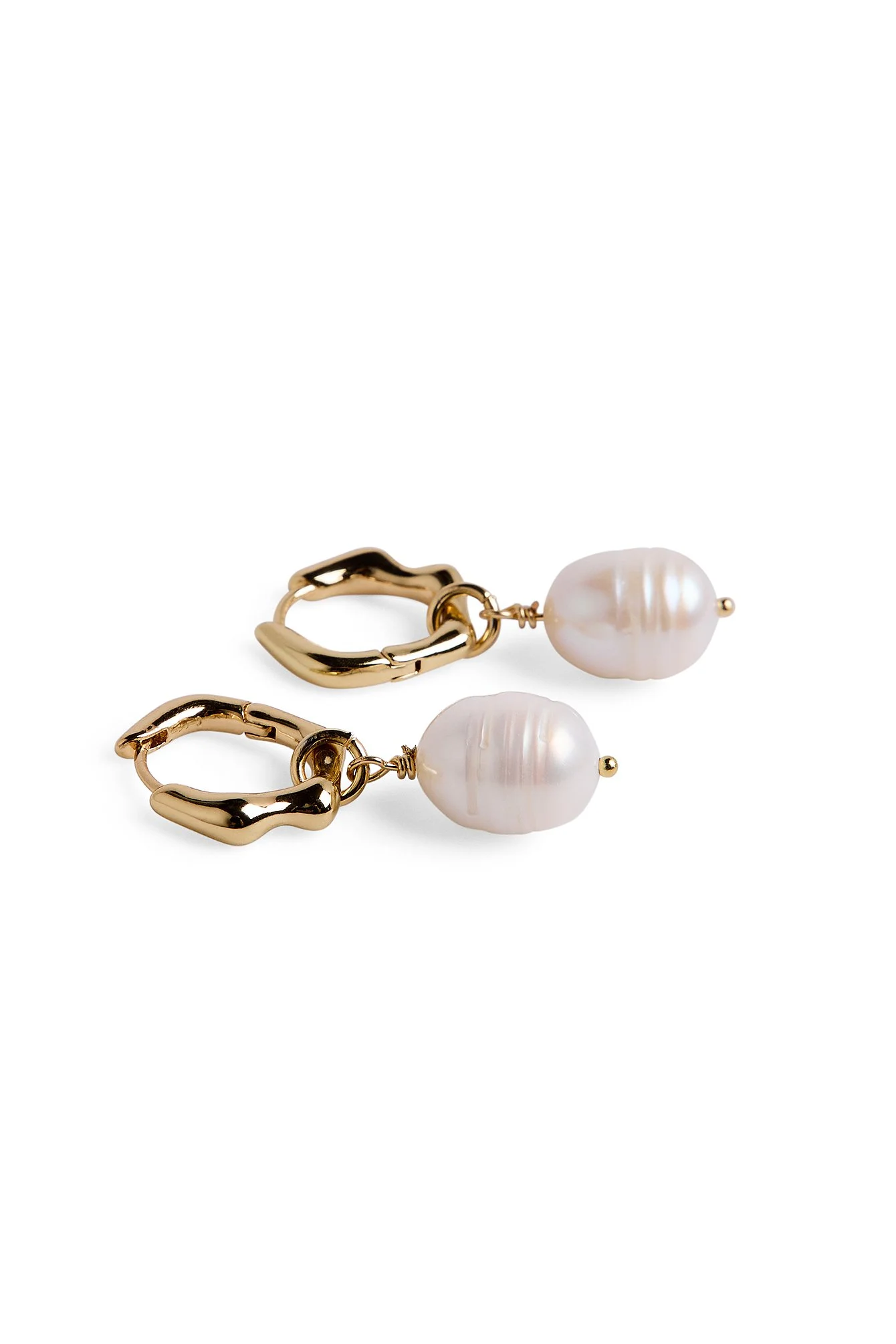 Perlenohrringe mit kleinem Ring