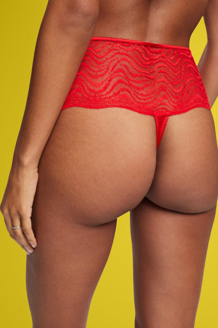 String mit hohem Bund und Spitze