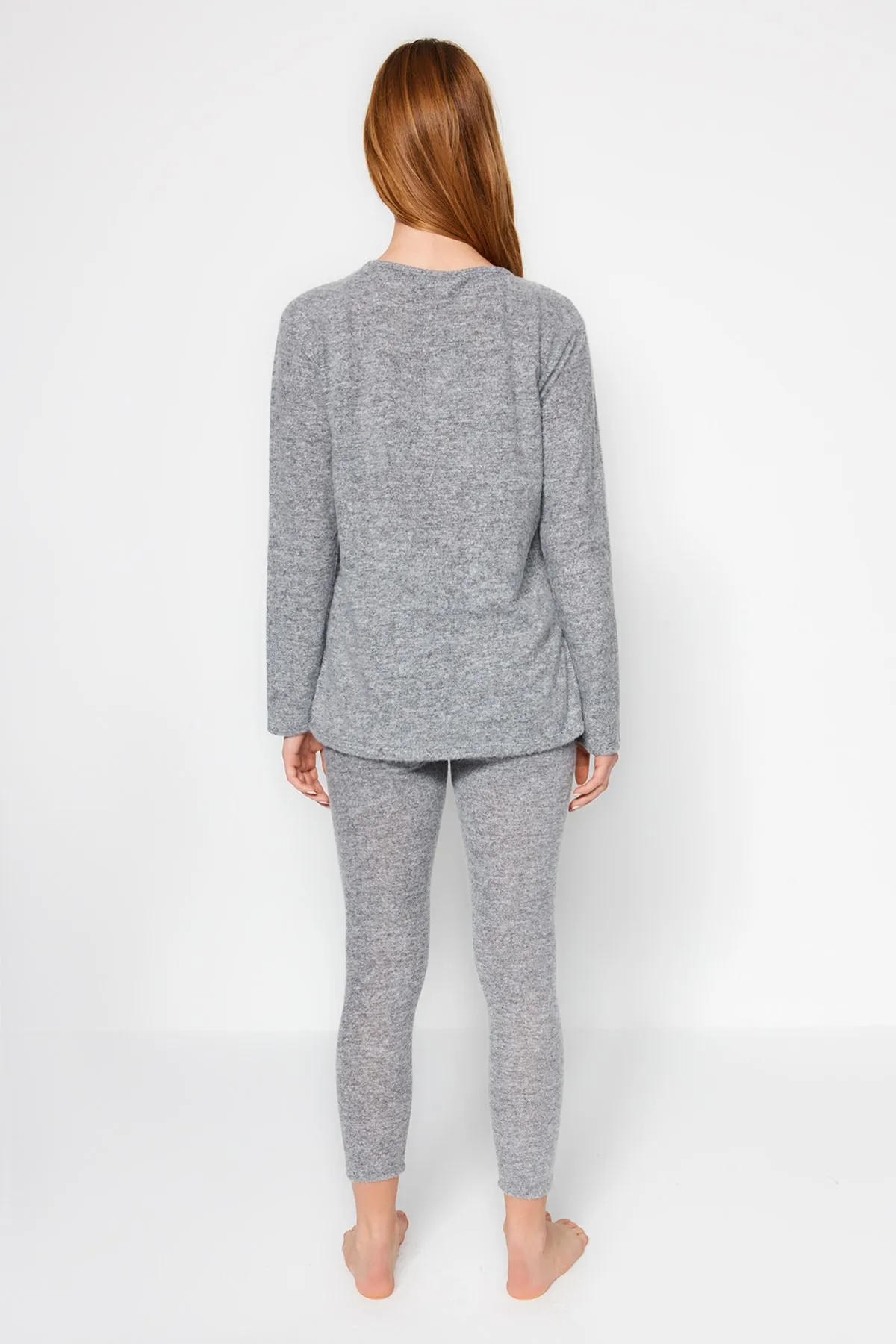 Trendyol Collection  Graues weiches Pyjama-Set THMAW21PT0567