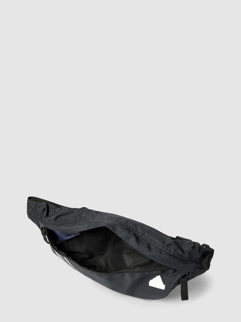 Bauchtasche mit Label-Patch in schwarz