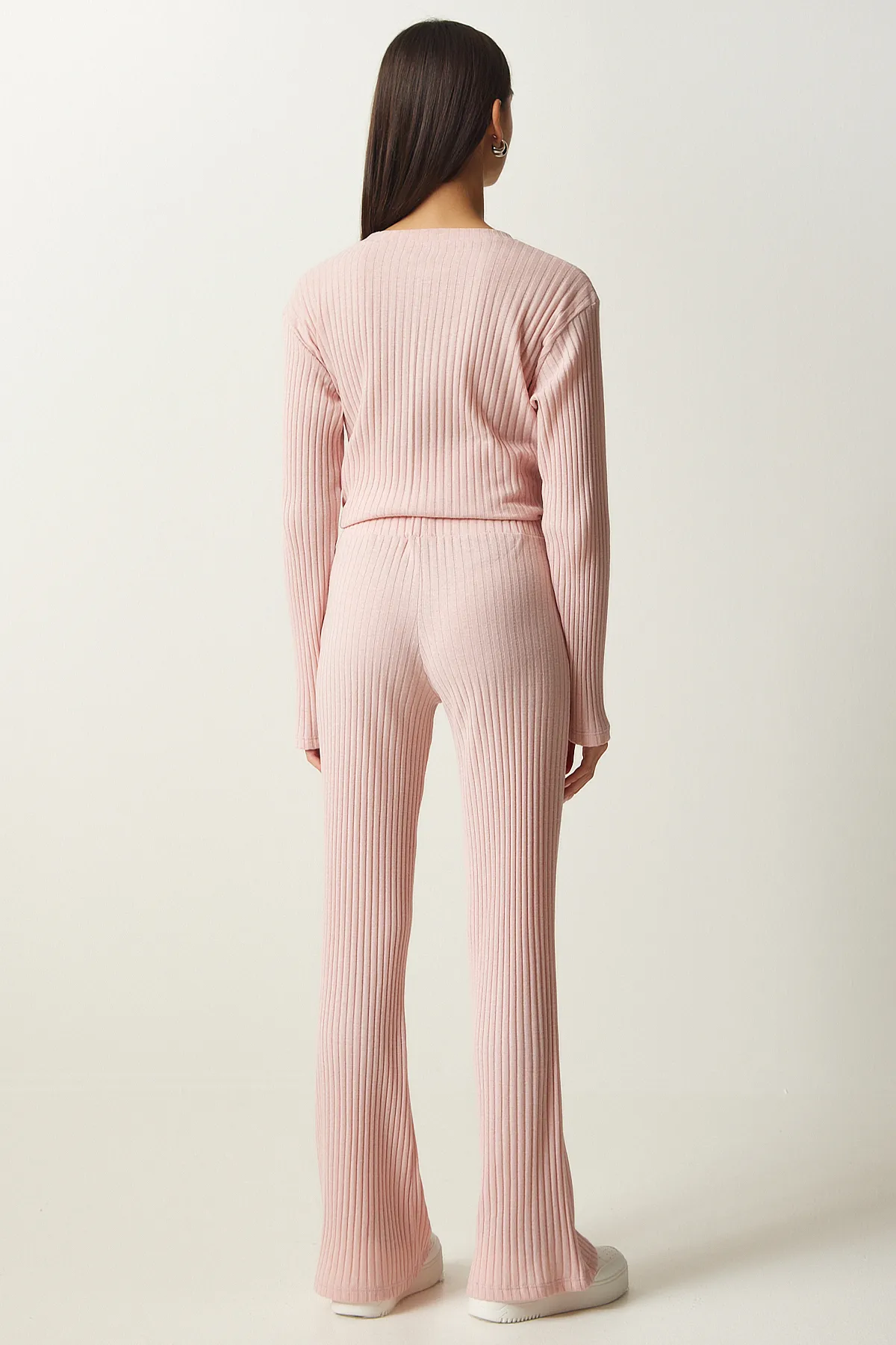 Happiness İstanbul  Damen-Set aus schnurgebundener Strickbluse und Hose in Puderfarbe OW00008