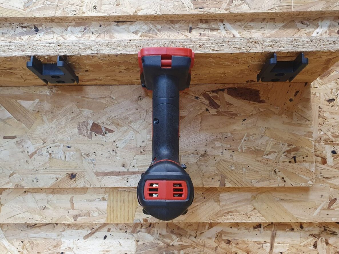 StealthMounts TM-MW18-RED-4 Czerwone uchwyty narzędziowe do Milwaukee M18 (opakowanie 4 szt.)