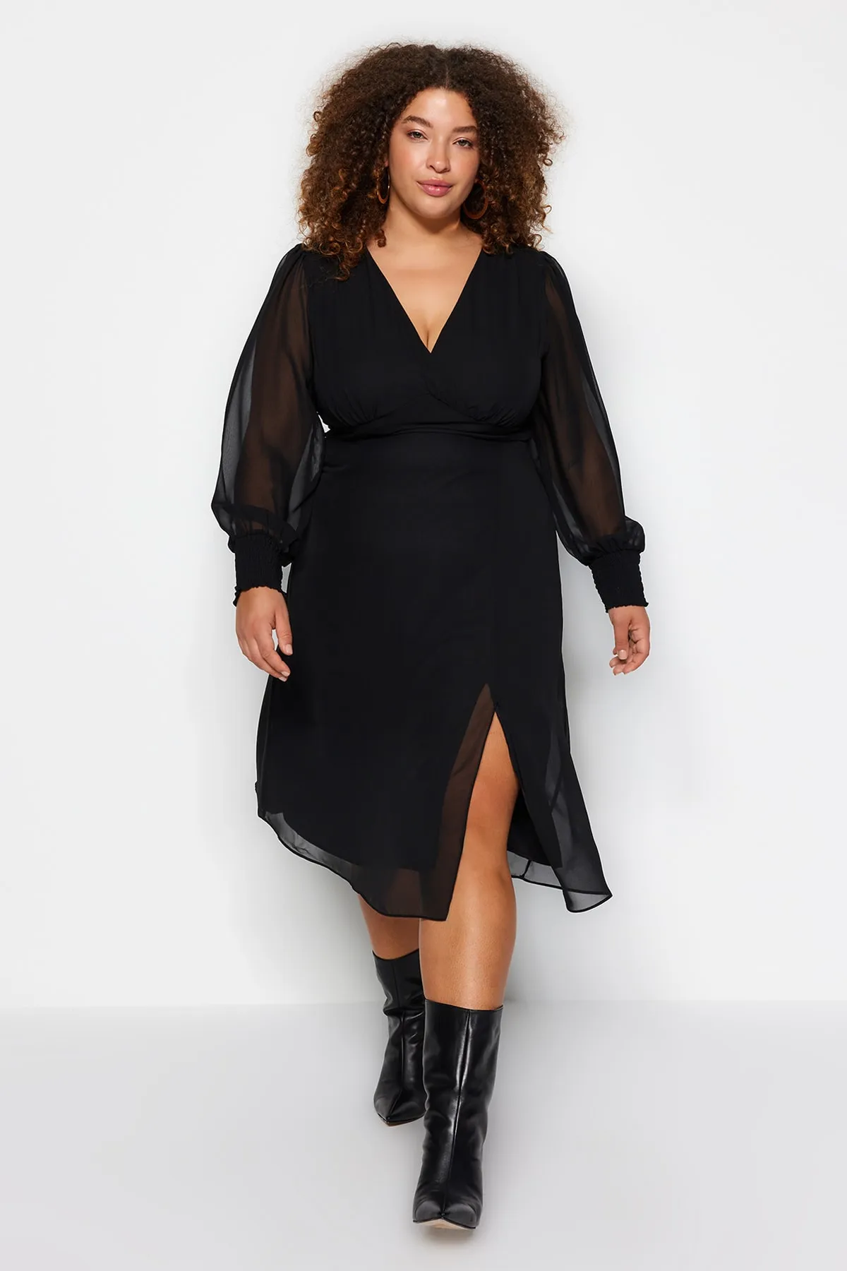 Trendyol Curve  Schwarzes gewebtes A-Linien-Kleid mit Schlitzdetail TBBAW24AH00040