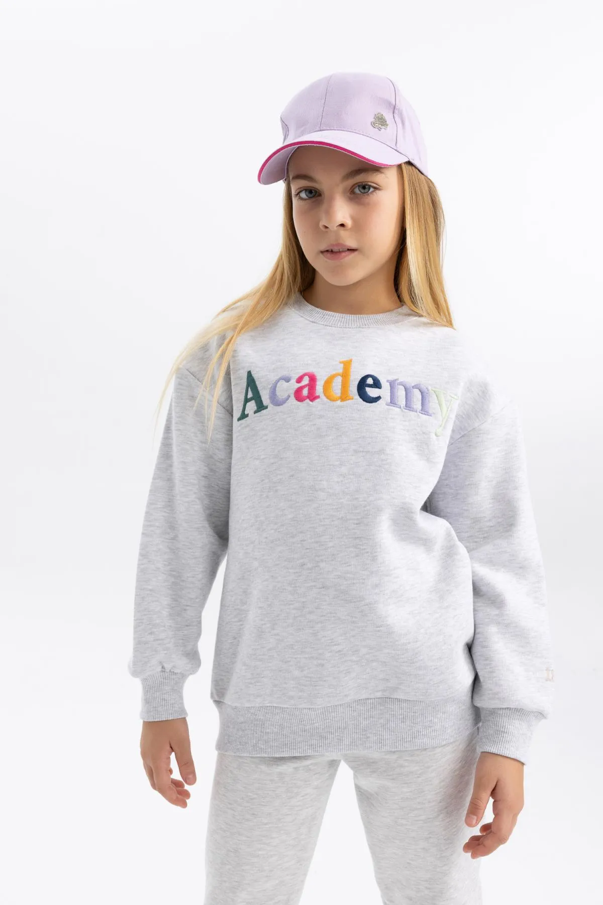 DeFacto  Sweatshirt mit Rundhalsausschnitt, bedruckt, weich, pelzig, dick, für Mädchen B4788a823wn