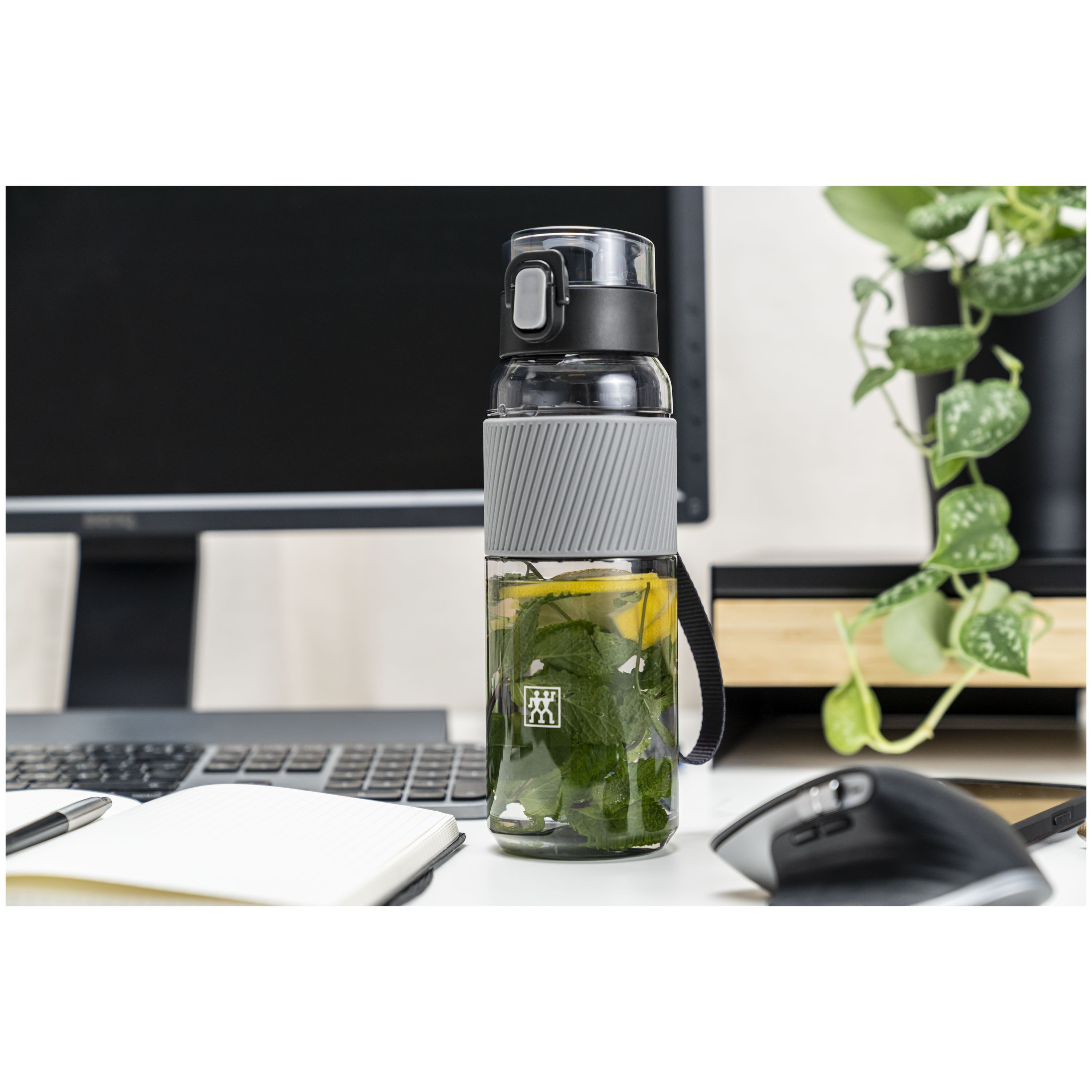 Trinkflasche, 680 ml, Tritan, Grau