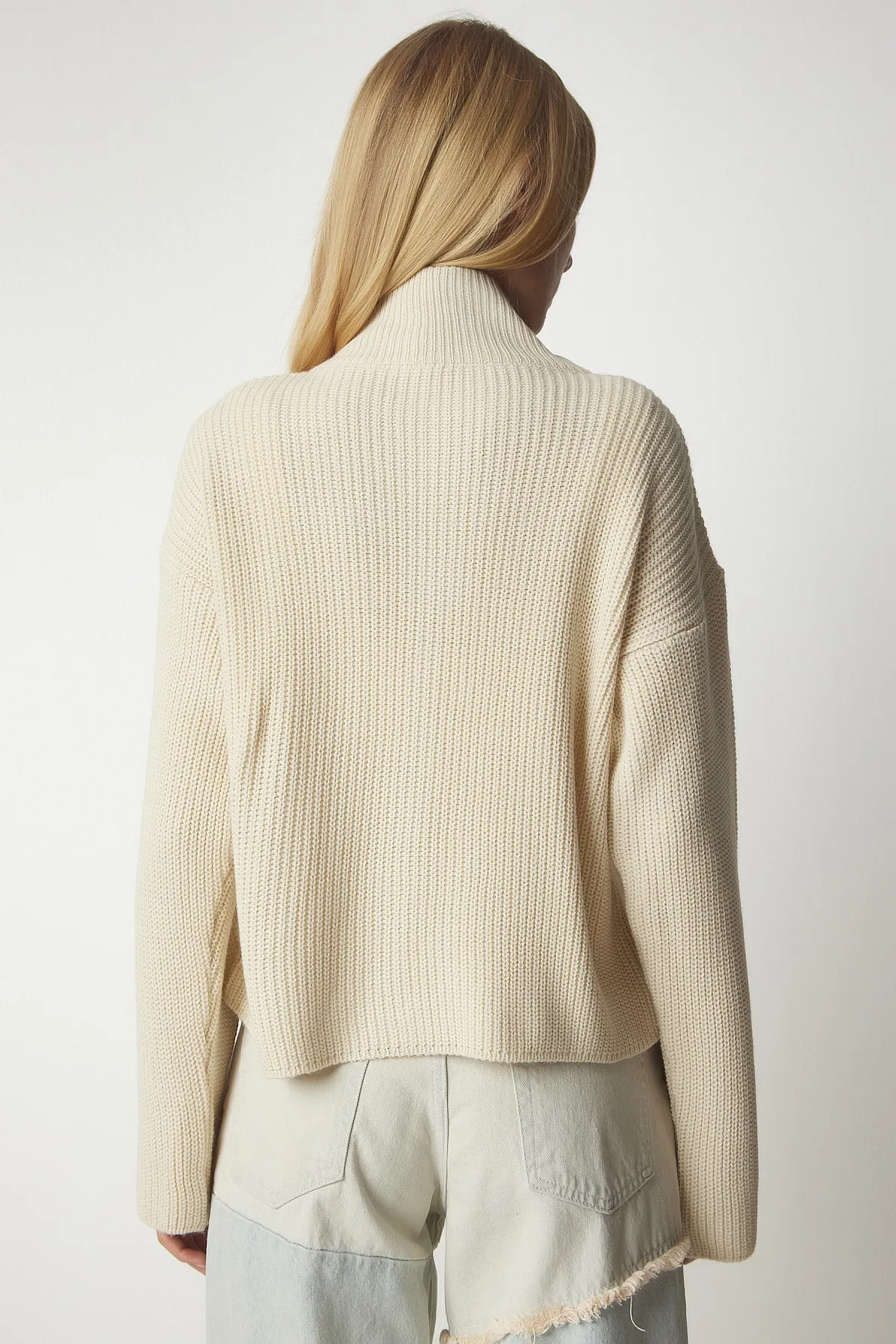 Happiness İstanbul  Cremefarbene Strickjacke mit Reißverschluss für Damen YY00172