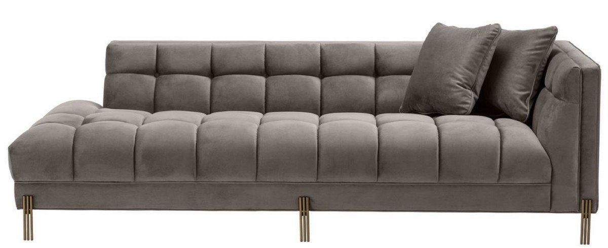 Casa Padrino Loungesofa Luxus Lounge Sofa Grau - Greige / Messingfarben 223 x 95 x H. 68 cm - Rechtsseitiges Wohnzimmer Sofa mit edlem Samtsoff und 2 Kissen