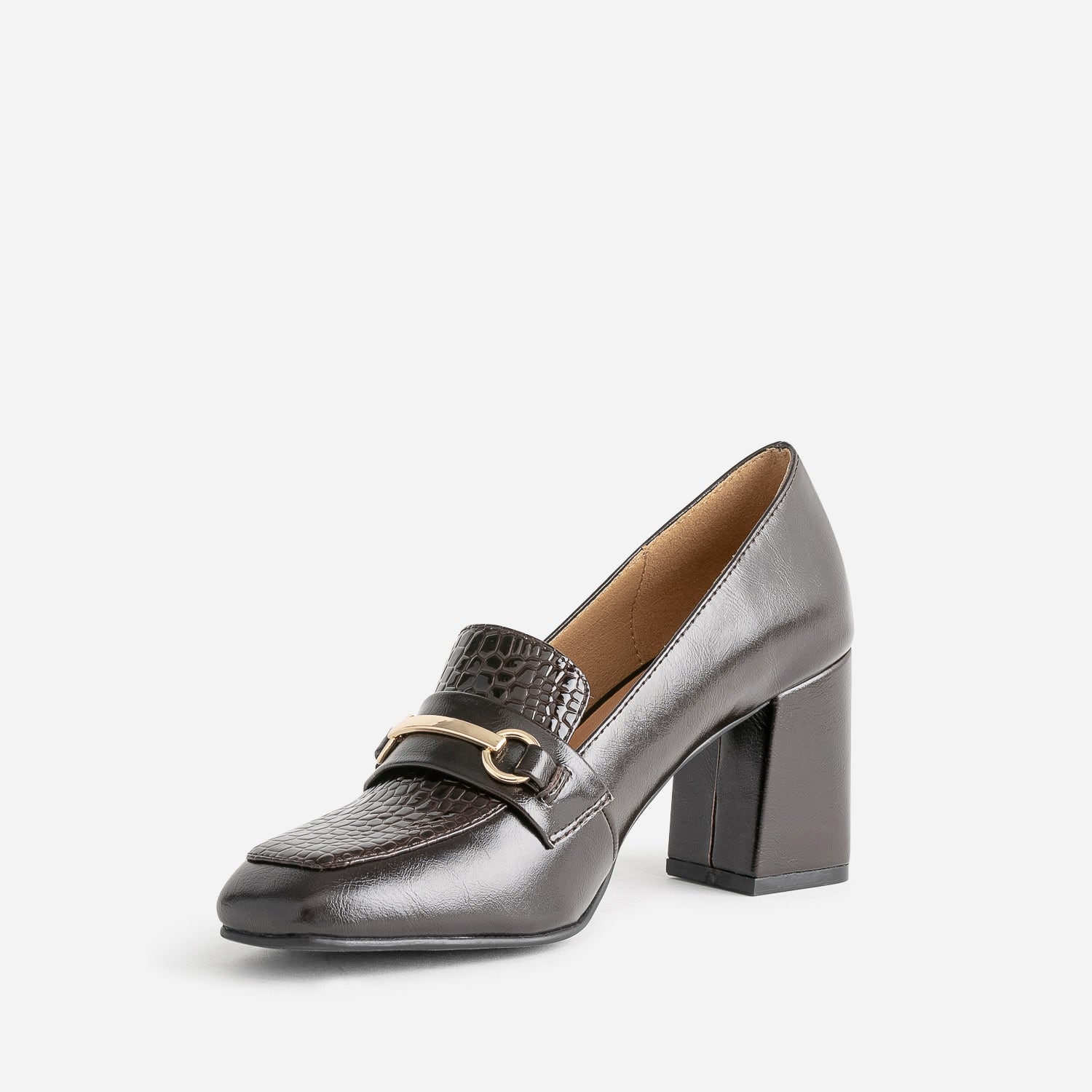 Mocassin à talon marron verni