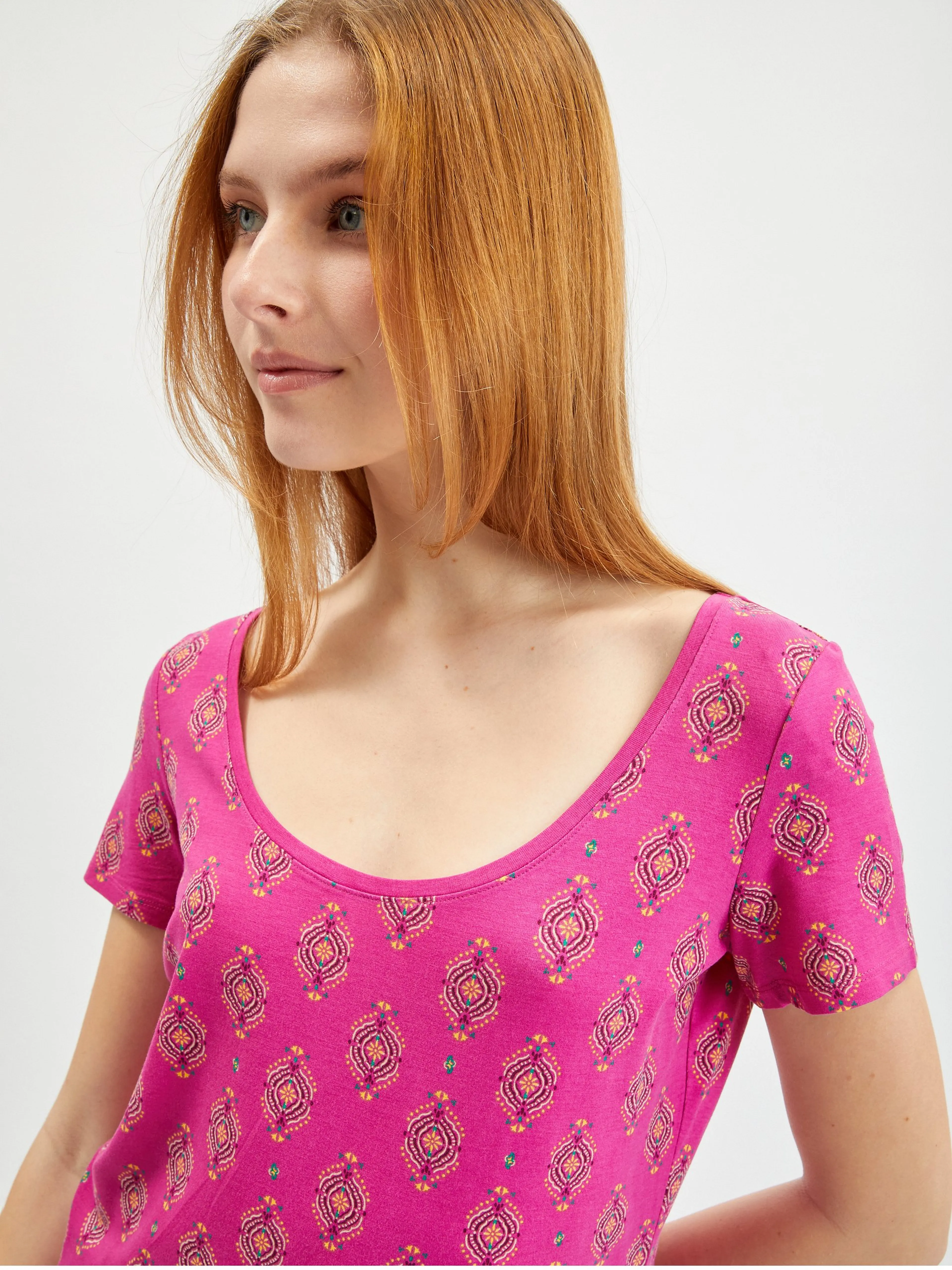 Dunkelrosa gemustertes Damen-T-Shirt ORSAY