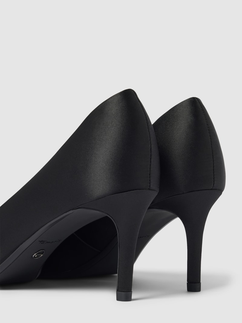 Pumps mit Zierschleife in schwarz