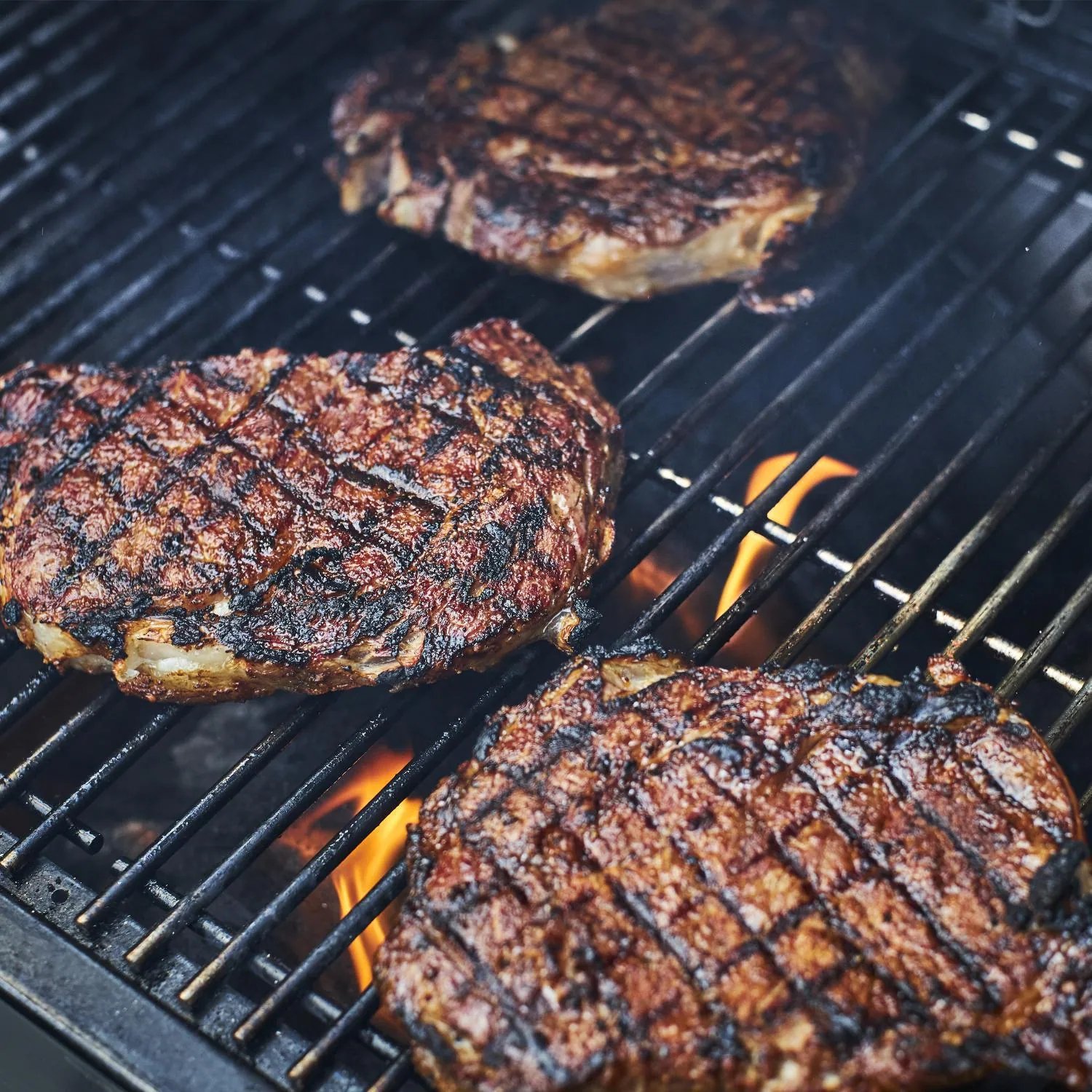 Weber SmokeFire EX6 Gen 2 36-Inch Wi-Fi Enabled Wood Fired Pellet Grill - 23510201