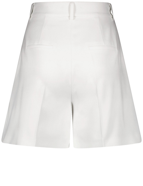 Shorts aus Stretch-Qualität