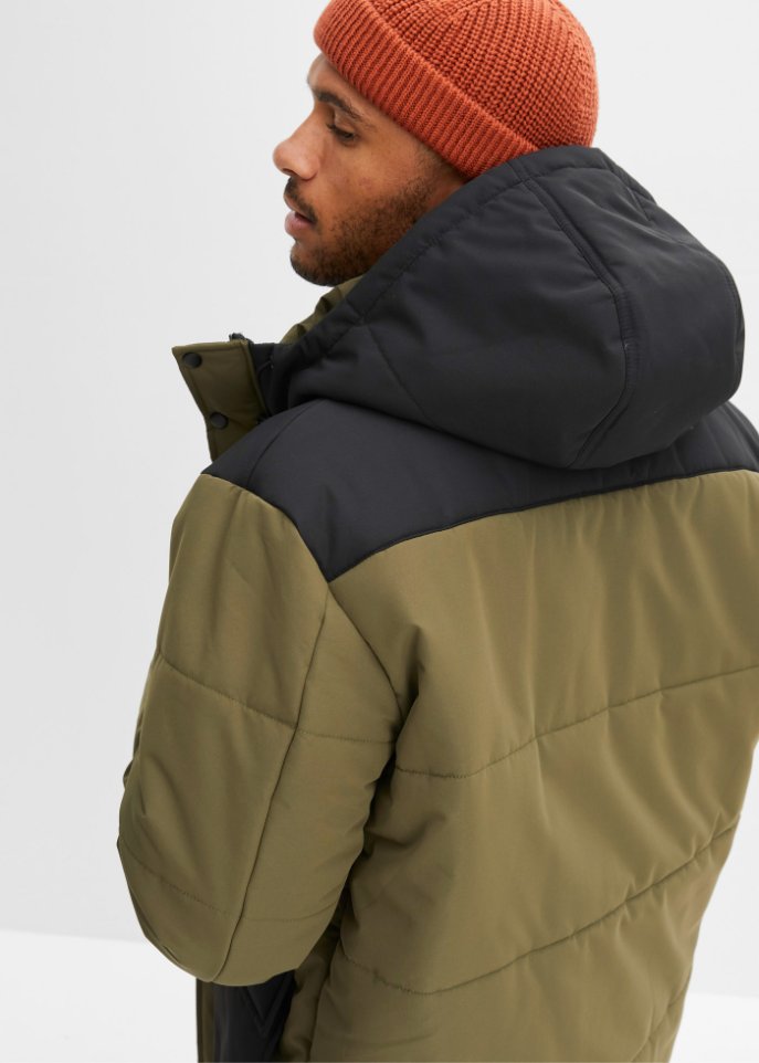 Steppjacke mit Kapuze und recyceltem Polyester