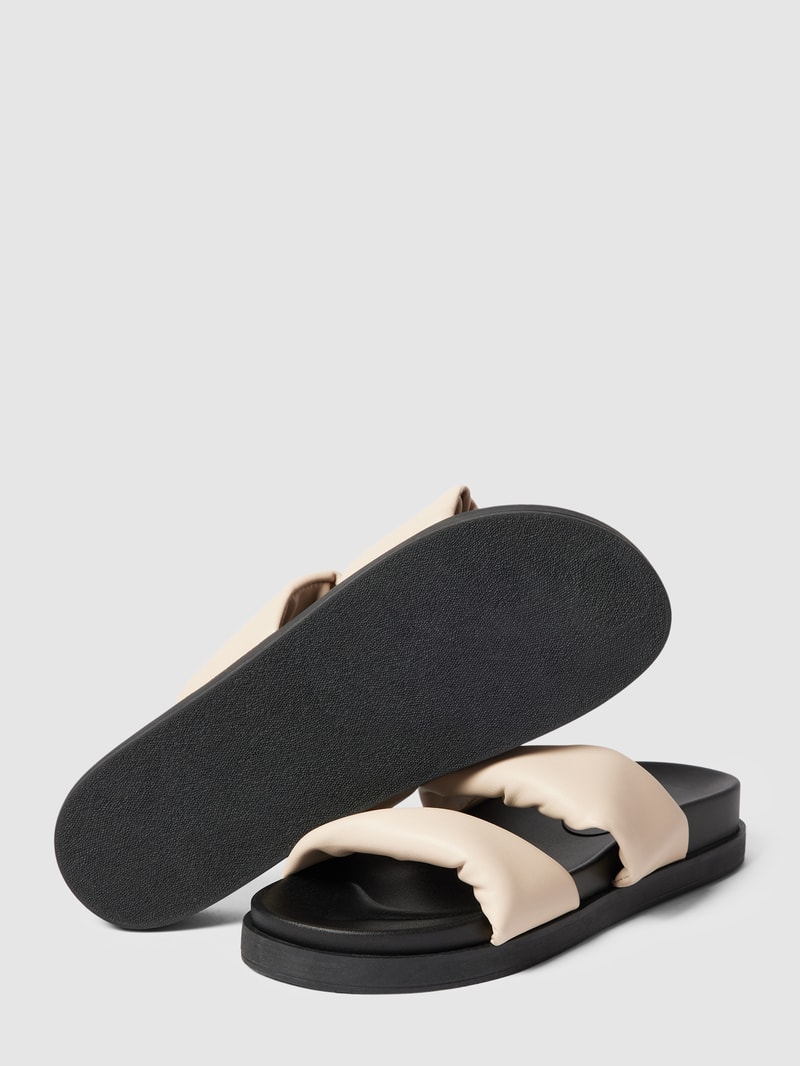 Pantoletten in Two-Tone-Machart in beige