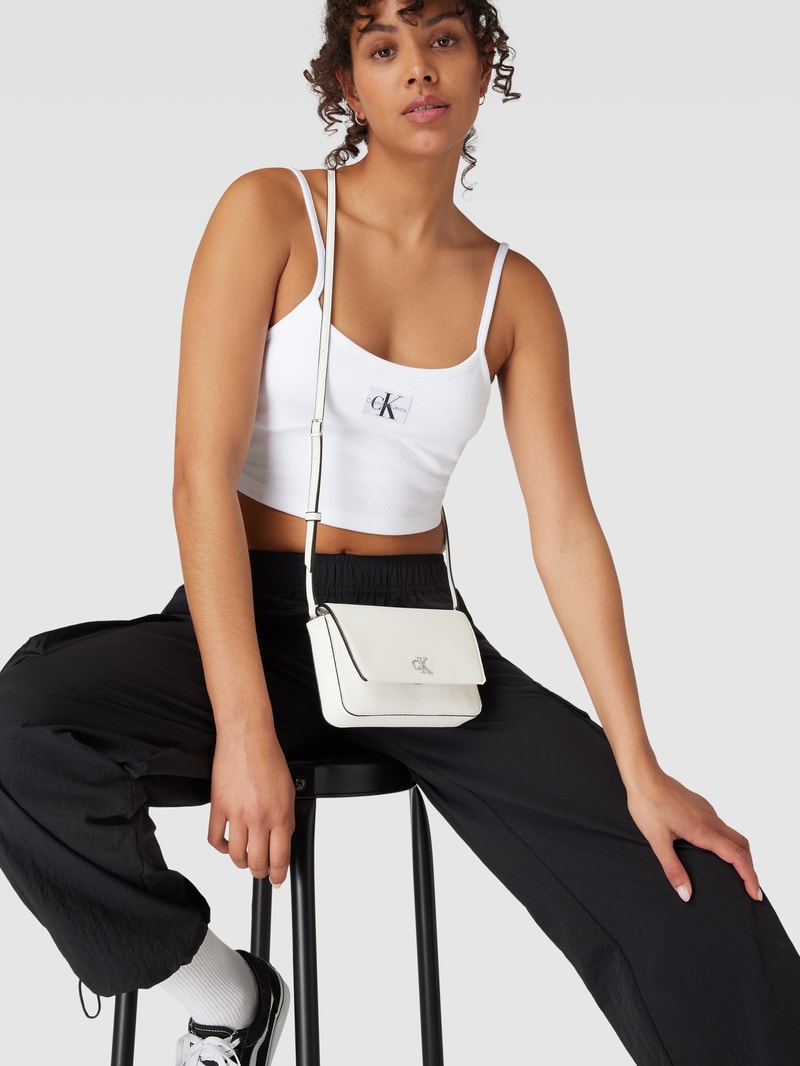 Handtasche mit Label-Applikation Modell 'MINIMAL' in weiß
