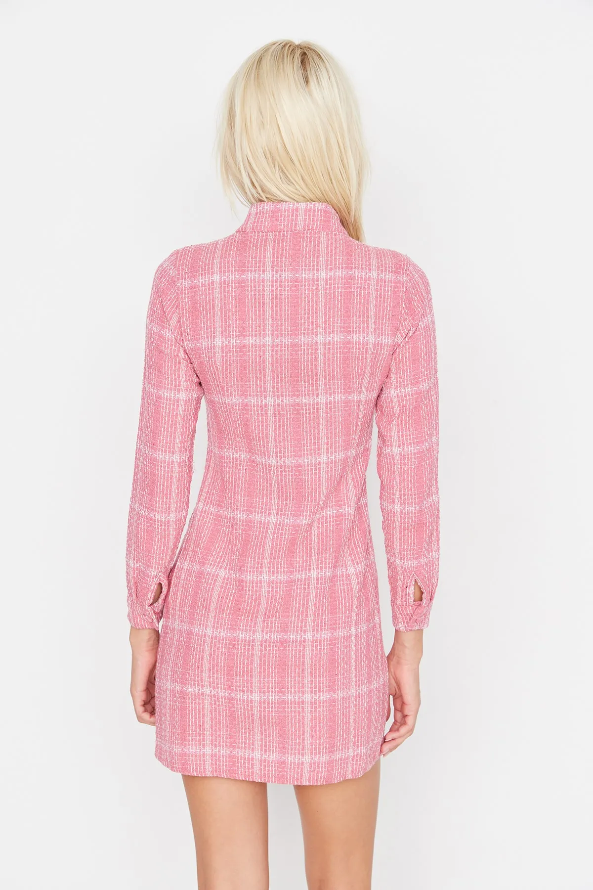 Trendyol Collection  Rosafarbenes Tweed-Webkleid mit Reißverschluss und Taschendetail TWOAW23EL00478