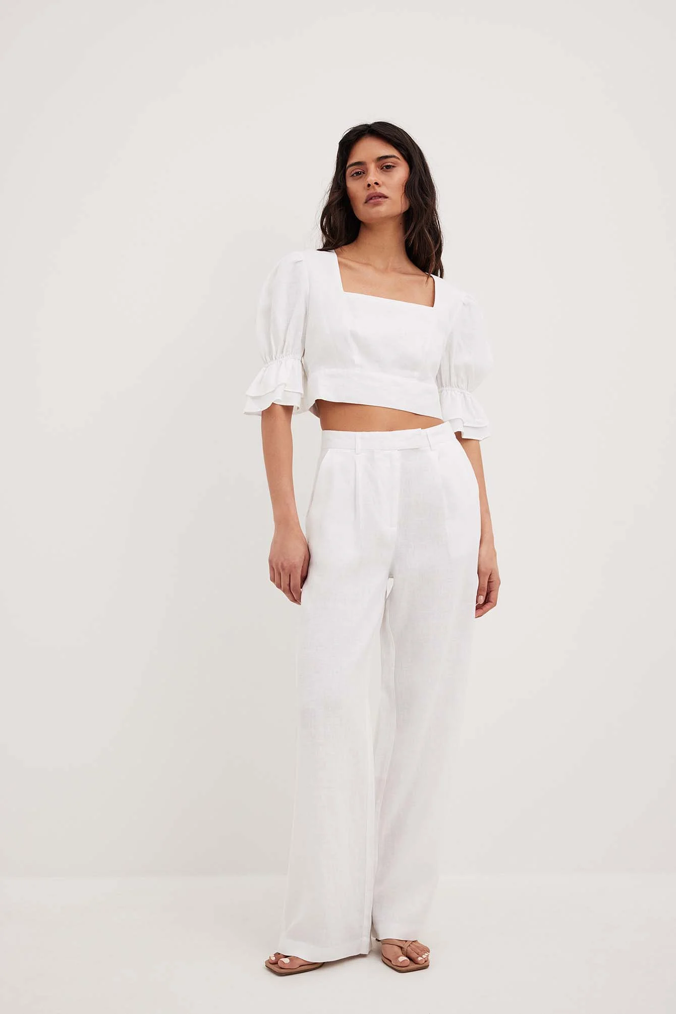 Leinenhose mit weiten Beinen