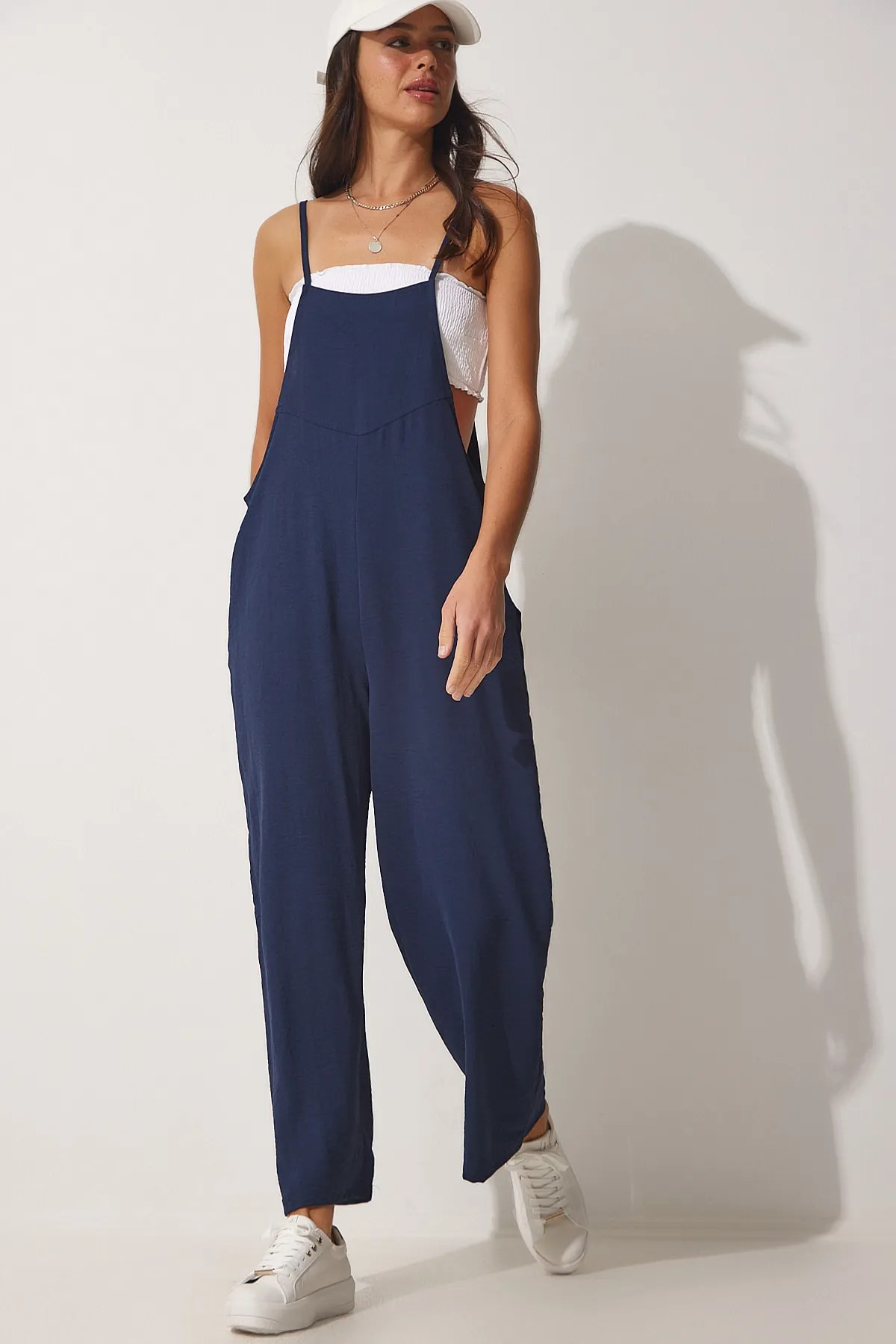 Happiness İstanbul  Marineblauer Gärtner-Jumpsuit mit Taschen für Damen DD00910