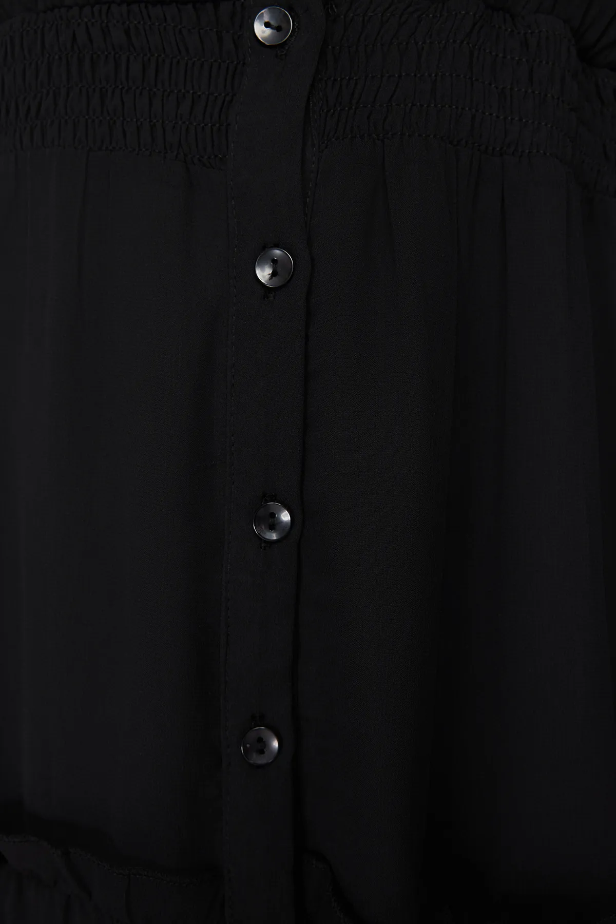 Trendyol Modest  Schwarzes Hemdkleid aus gewebtem Chiffon mit Ärmeln und Taille und detailliertem Futter TCTSS24EB00046