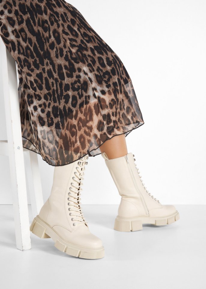 Schnürstiefel