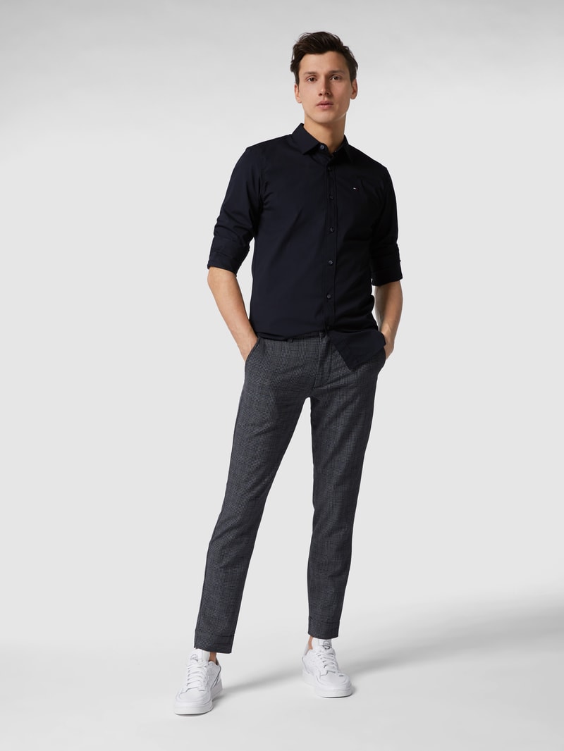 Slim Fit Freizeithemd mit Stretch-Anteil in schwarz