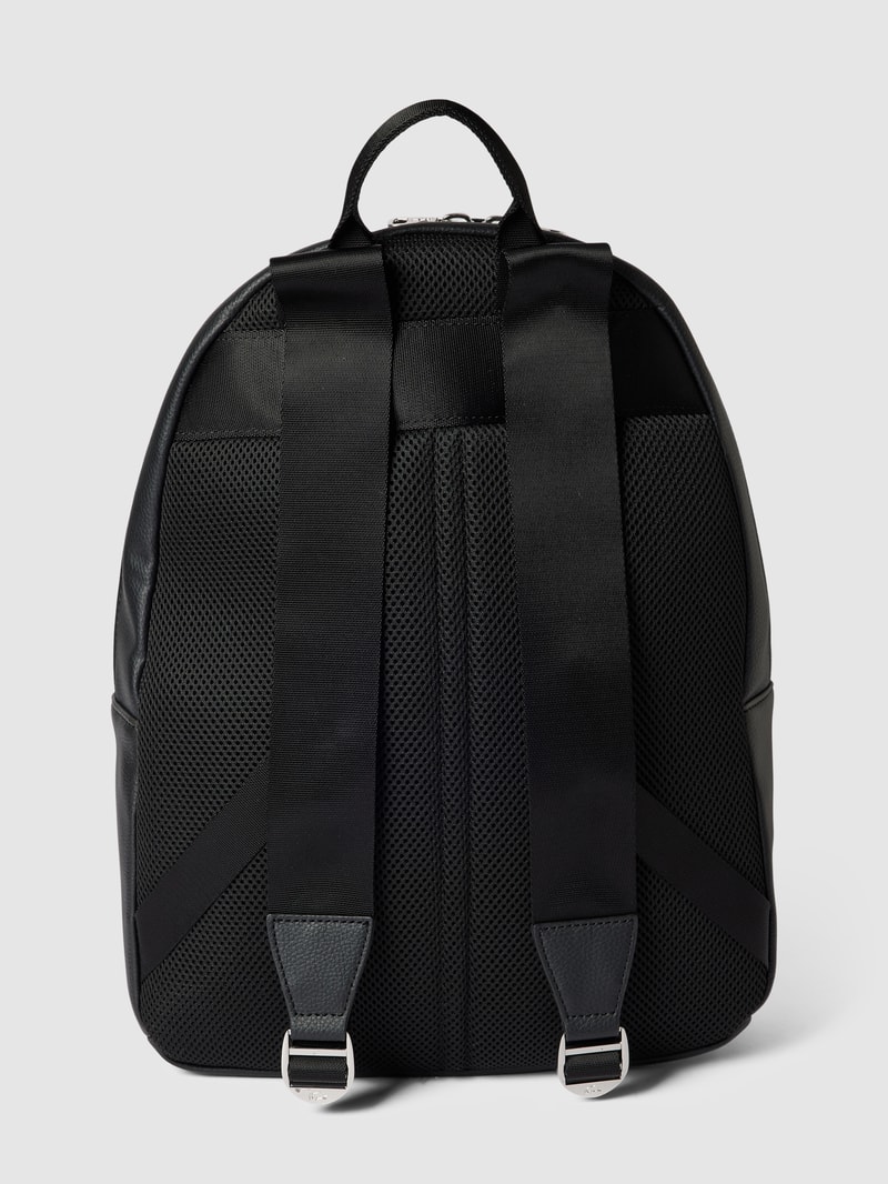 Rucksack mit Label-Applikation in schwarz